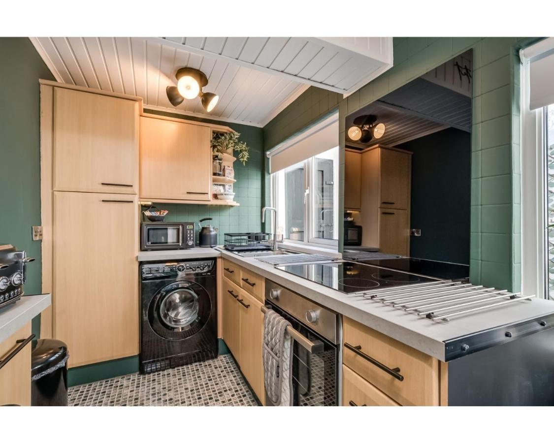 Apartment Retro R&r